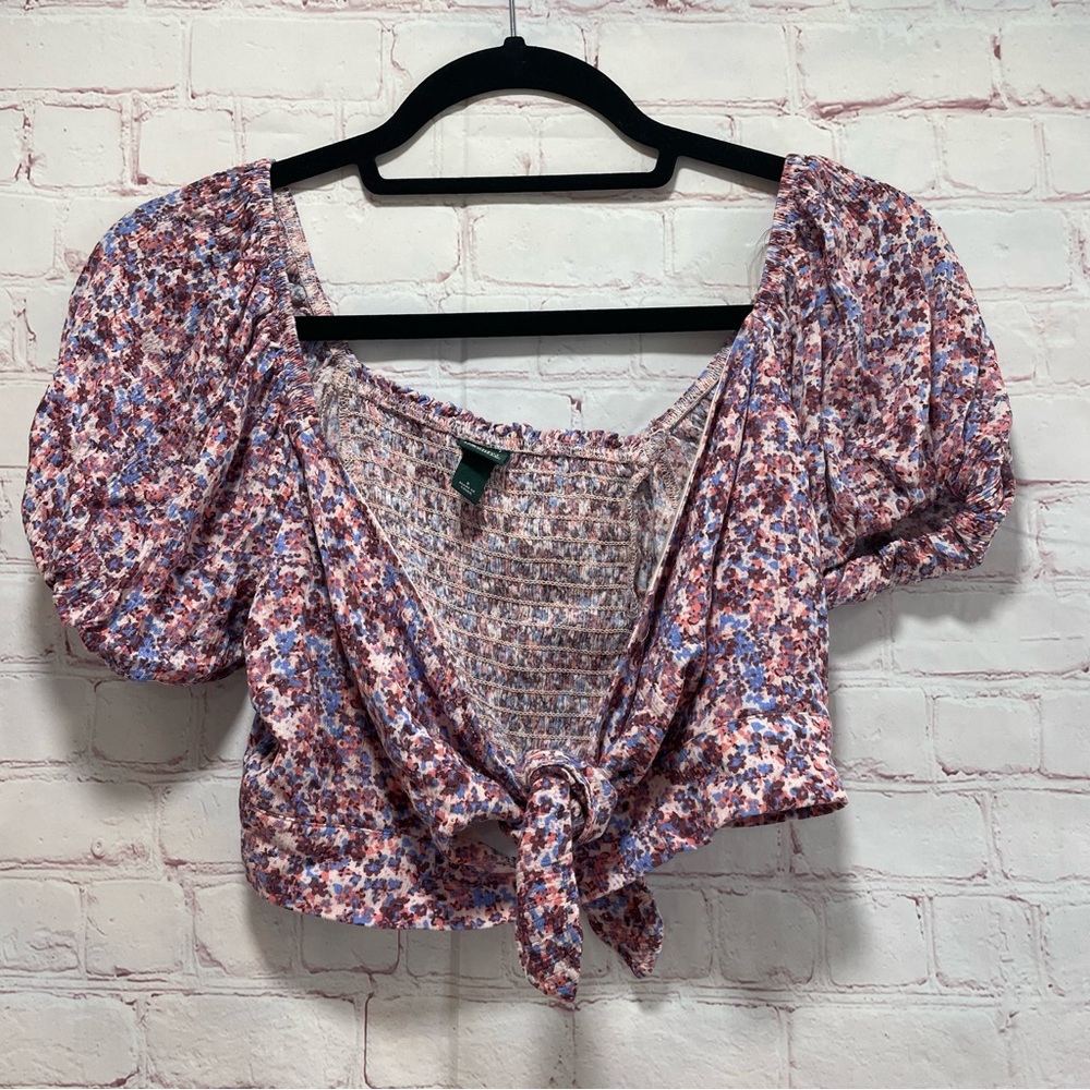 WILD FABLE TIE FRONT FLORAL CROP TOP S